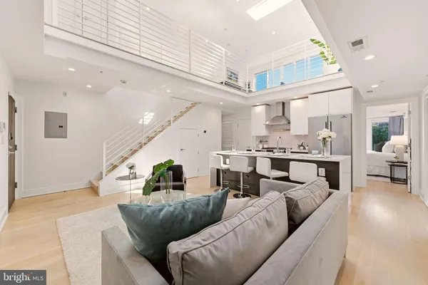 2014 KALORAMA RD 8