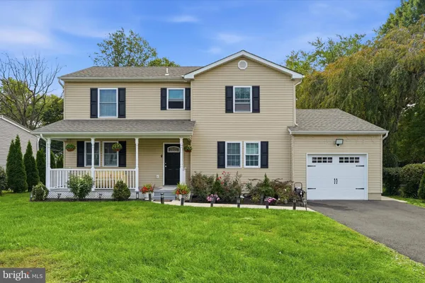 1523 LAKE RD