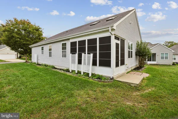18 DAFFODIL DR