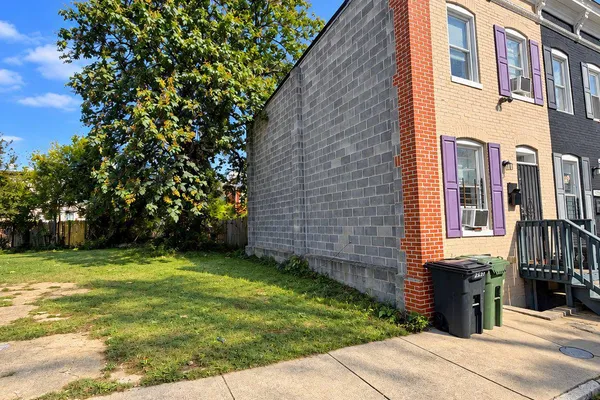 2537 SALEM ST