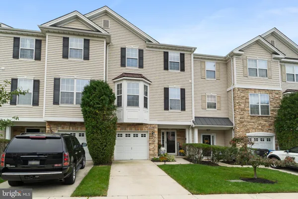 111 ACORN DR