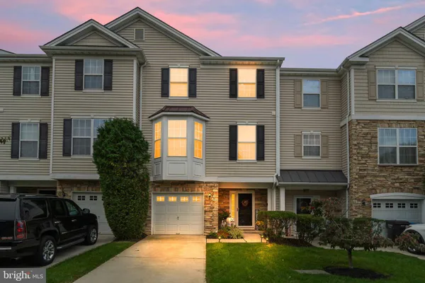 111 ACORN DR