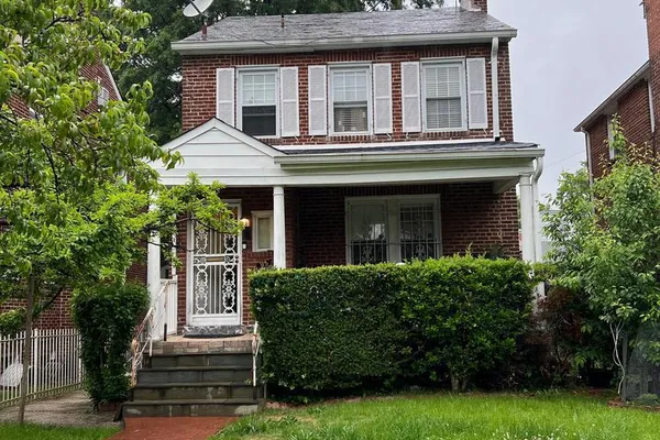 115 QUACKENBOS ST