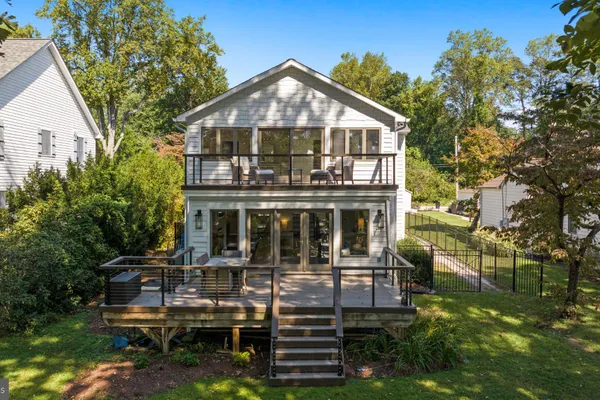 377 VALLEY STREAM RD