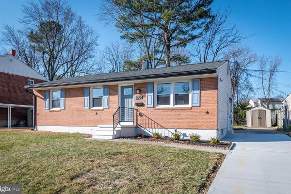 3720 TRENT RD