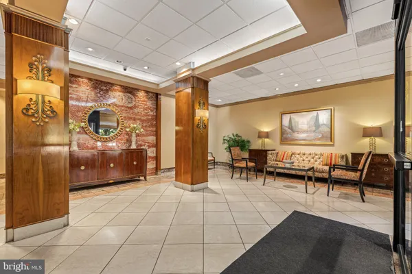 1 SLADE AVE 602