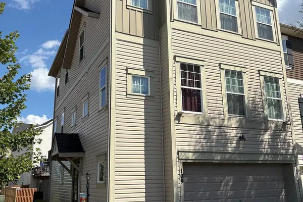 109 DRESDEN CT