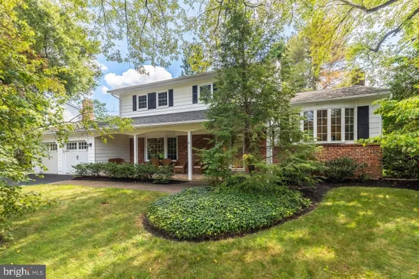 24 VAN WYCK DR