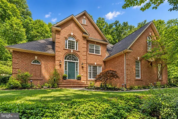 661 HUNTERS LN