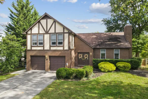 116 N BEAUMONT AVE