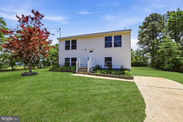 203 SENECA TRL