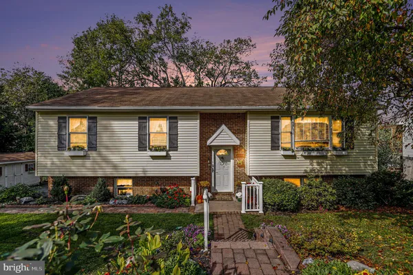 66 ORIOLE DR