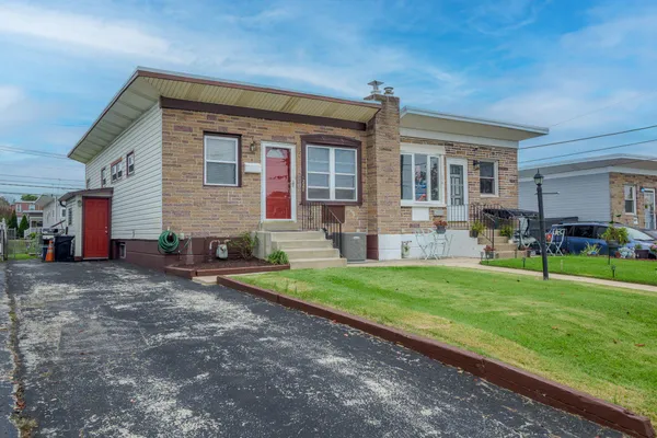 228 HOFFMAN RD