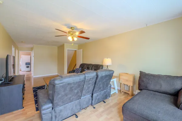 228 HOFFMAN RD