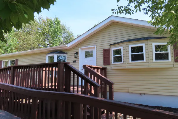 100 E HOLLY DR