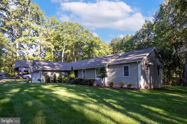 208 OAKWOOD DR