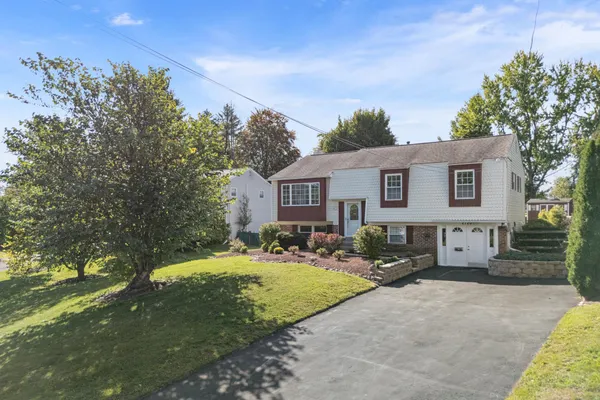 2120 GREYHORSE DR