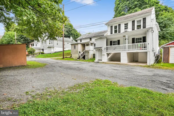 306 E ELM ST