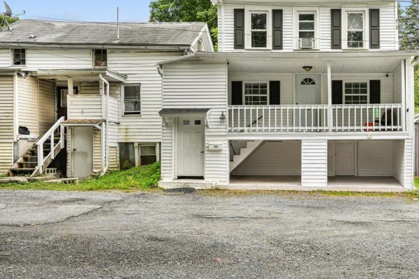 306 E ELM ST