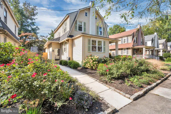 38 EVERGREEN LN