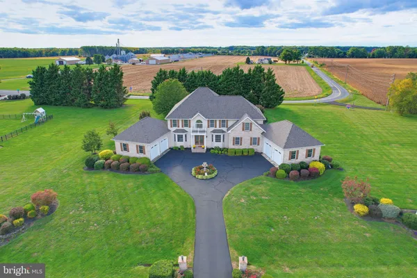 1138 RAVEN CIR