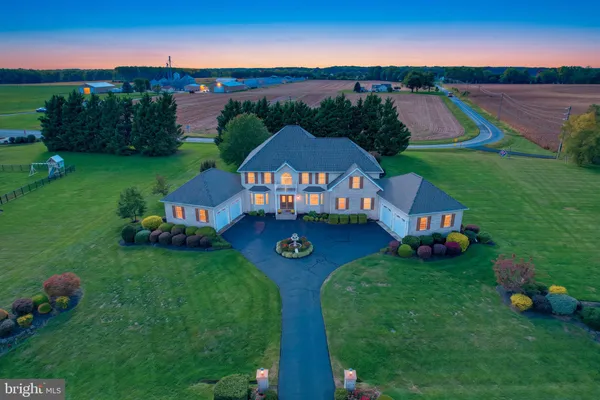 1138 RAVEN CIR