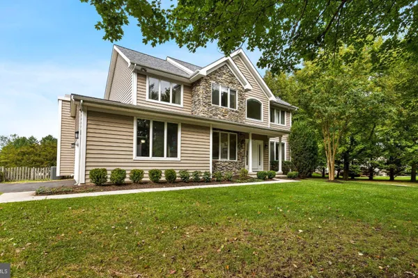 77 BEECHAM CT