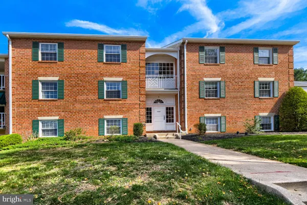 1 LUCAN CT 301