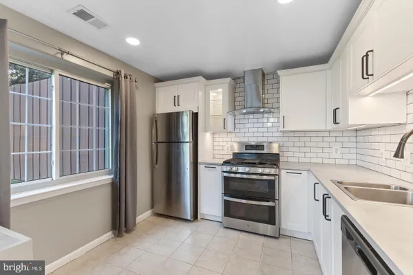 8244 CATBIRD CIR 101