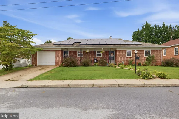 212 GROSS AVE