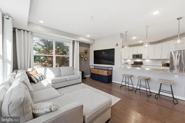 3985 NORTON PL 104