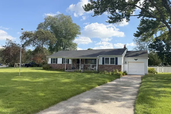 1101 FURMAN DR
