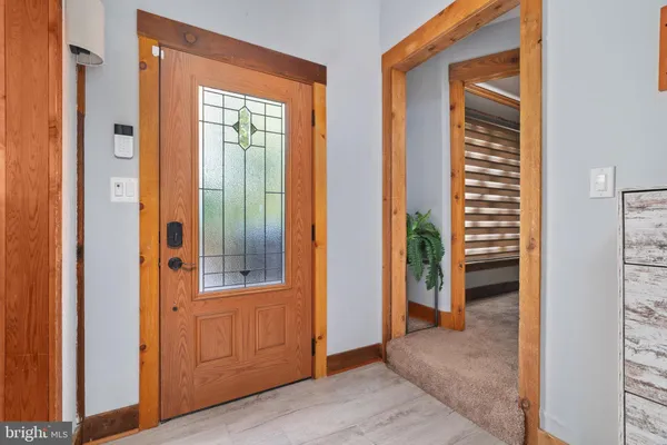 104 LAUREL LN