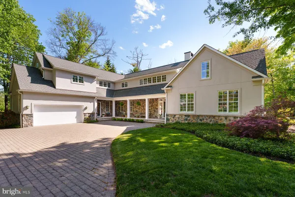 23 DERWENT DR