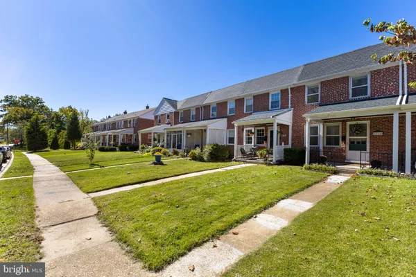 8318 HILLENDALE RD
