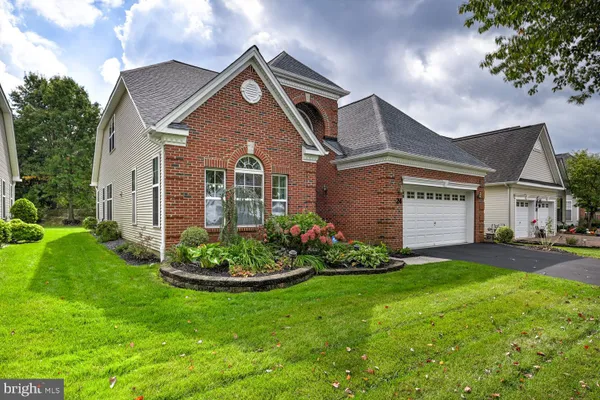 24 MONTE CARLO DR