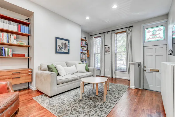 3 N COLLINGTON AVE