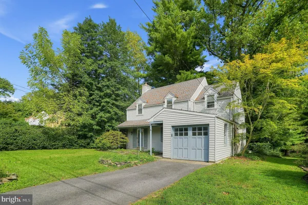 807 WOODSDALE RD