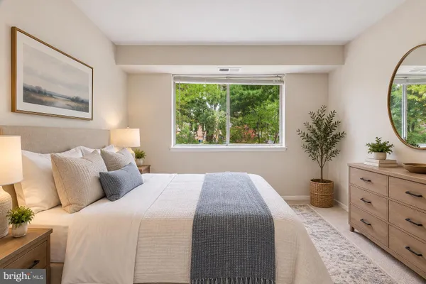 213 VICTOR PKWY 213F