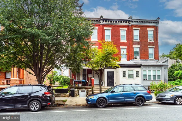 3218 W MONTGOMERY AVE