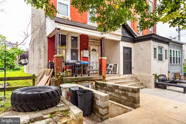3218 W MONTGOMERY AVE