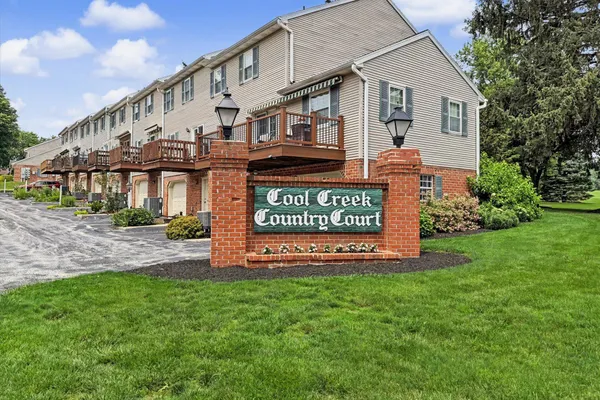 946 EAGLE LN 946