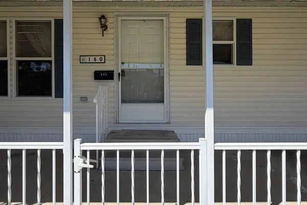 160 FOURTH AVE