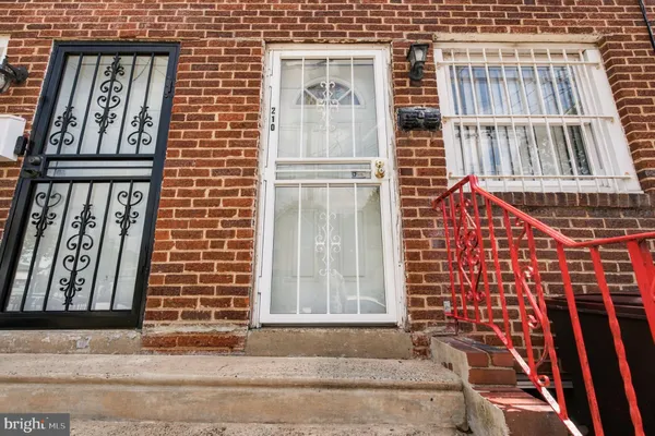 210 S 36TH ST