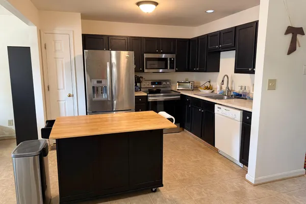 7138 WYTHEVILLE CIR