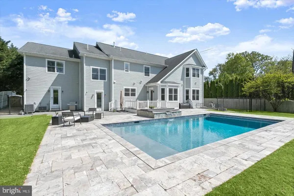 11000 LUXMANOR RD