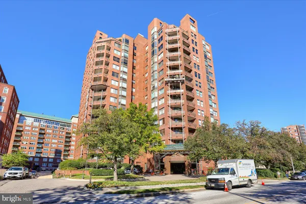 3704 N CHARLES ST 306