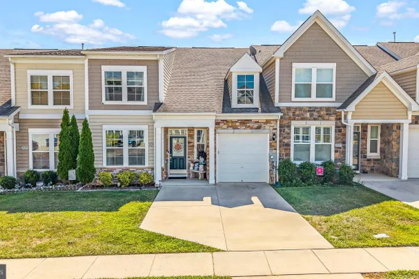 20207 HUNTINGTON CT