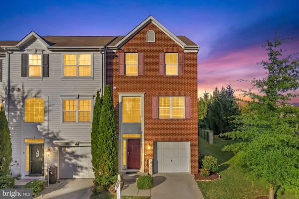 9300 SILVER CHARM DR