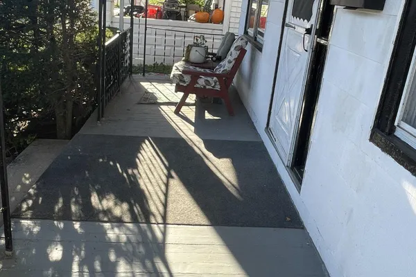 19 E SUMMIT ST
